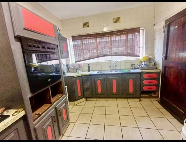 3 BEDROOM HOUSE FOR SALE IN VANDERBIJLPARK CE 3